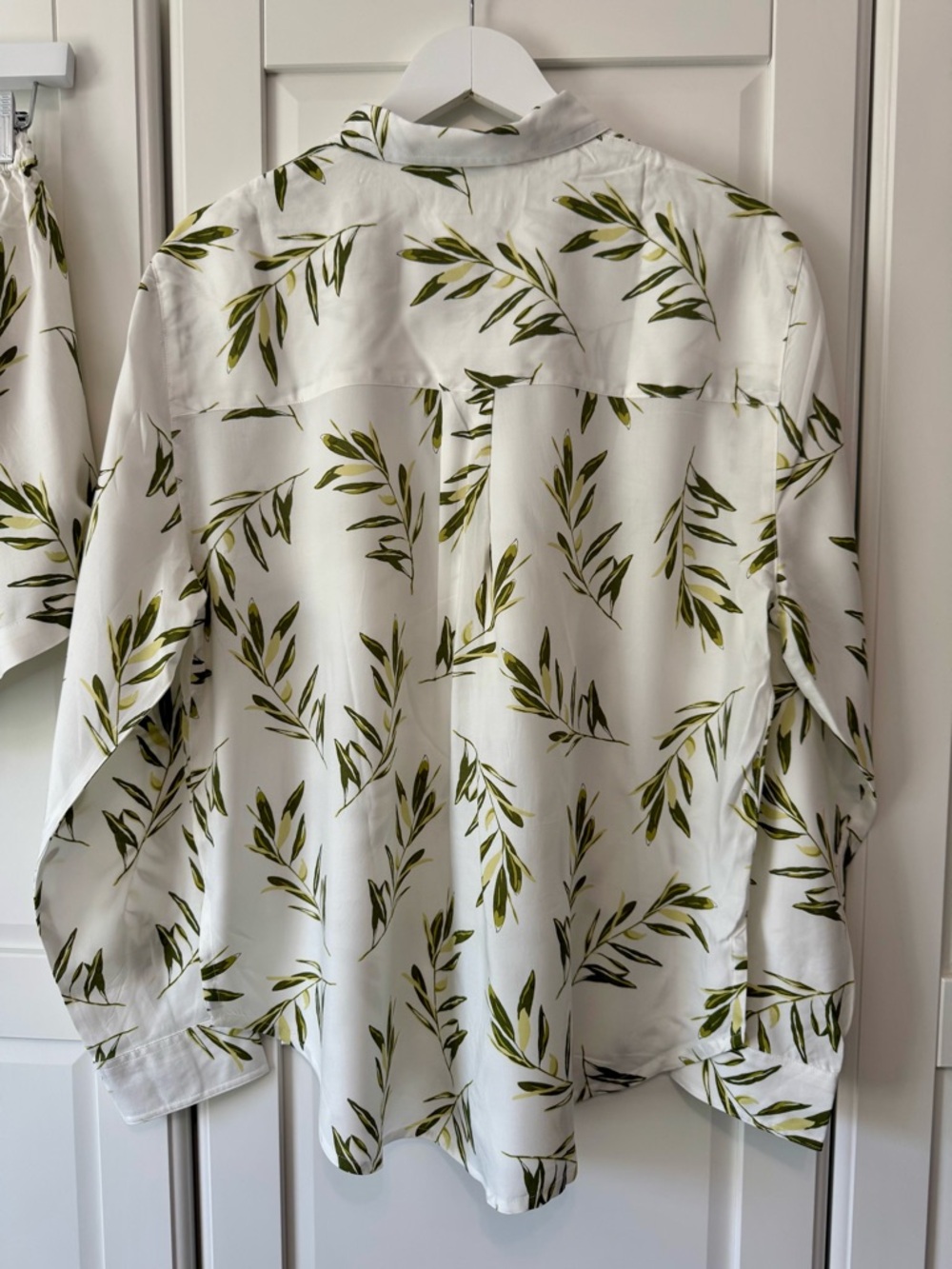 Piyama Maggie Cream Leaf-Print Button-Front Pajama Set Small NWT - Picture 8 of 9